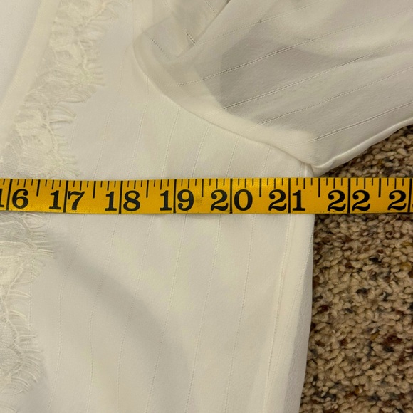 Wayf Cream 3/4 Sleeve Tie-Front Crop Blouse Size L - Picture 8 of 9